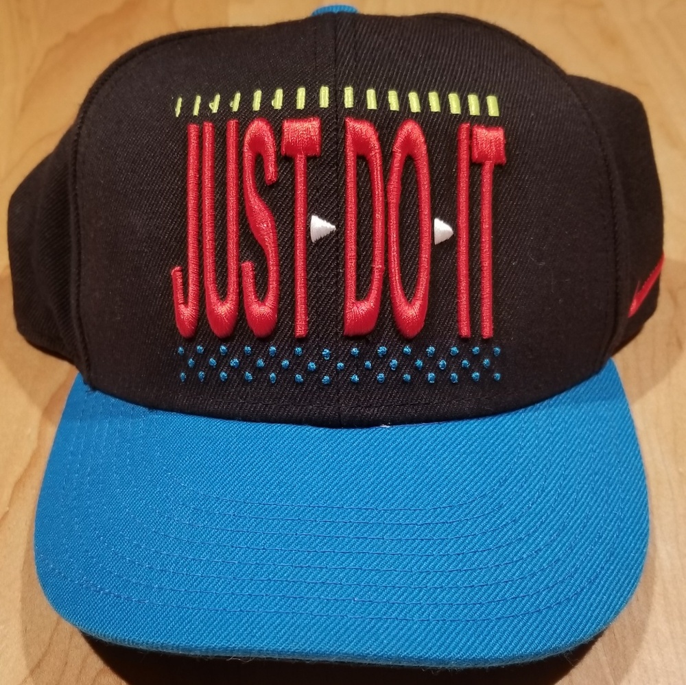 90's Style Nike True Snap Cap
